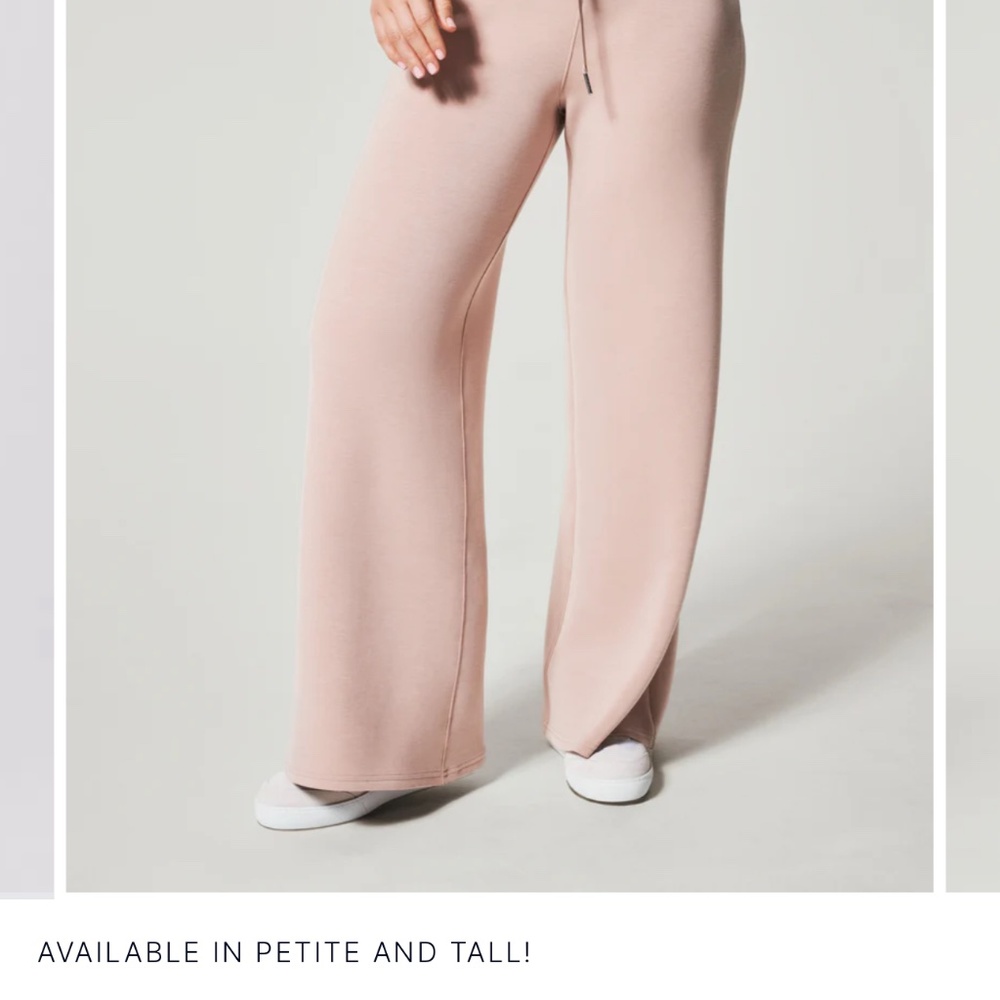 New with Tags Spanx Air Essentials blush Petite medium